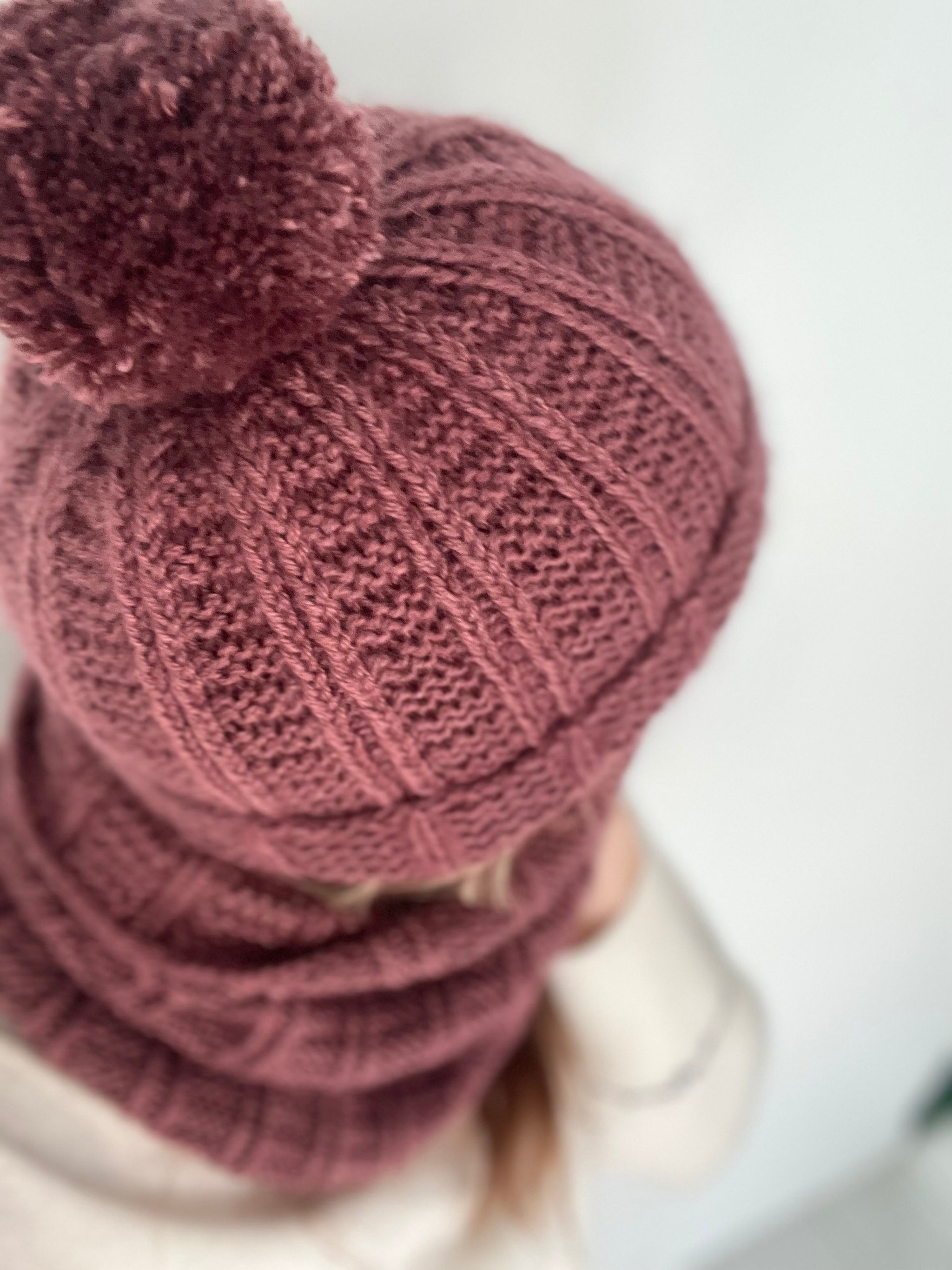 【IONSEOUL】Robin Hachi Half Polar Knit 4FM206 Robin Hachi Half Polar Knit - 2PLAN | 60% - Asian Fashion